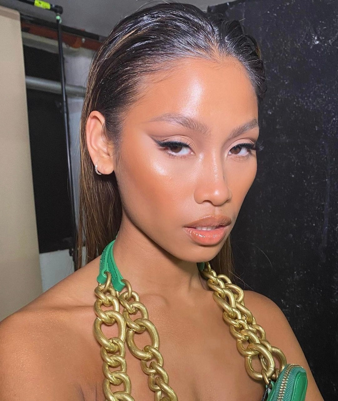 SLANTED EVERGLAM SPONGE® makeup sponge beauty blender airbrushed makeup skin like makeup Opuluxe Beauty® 